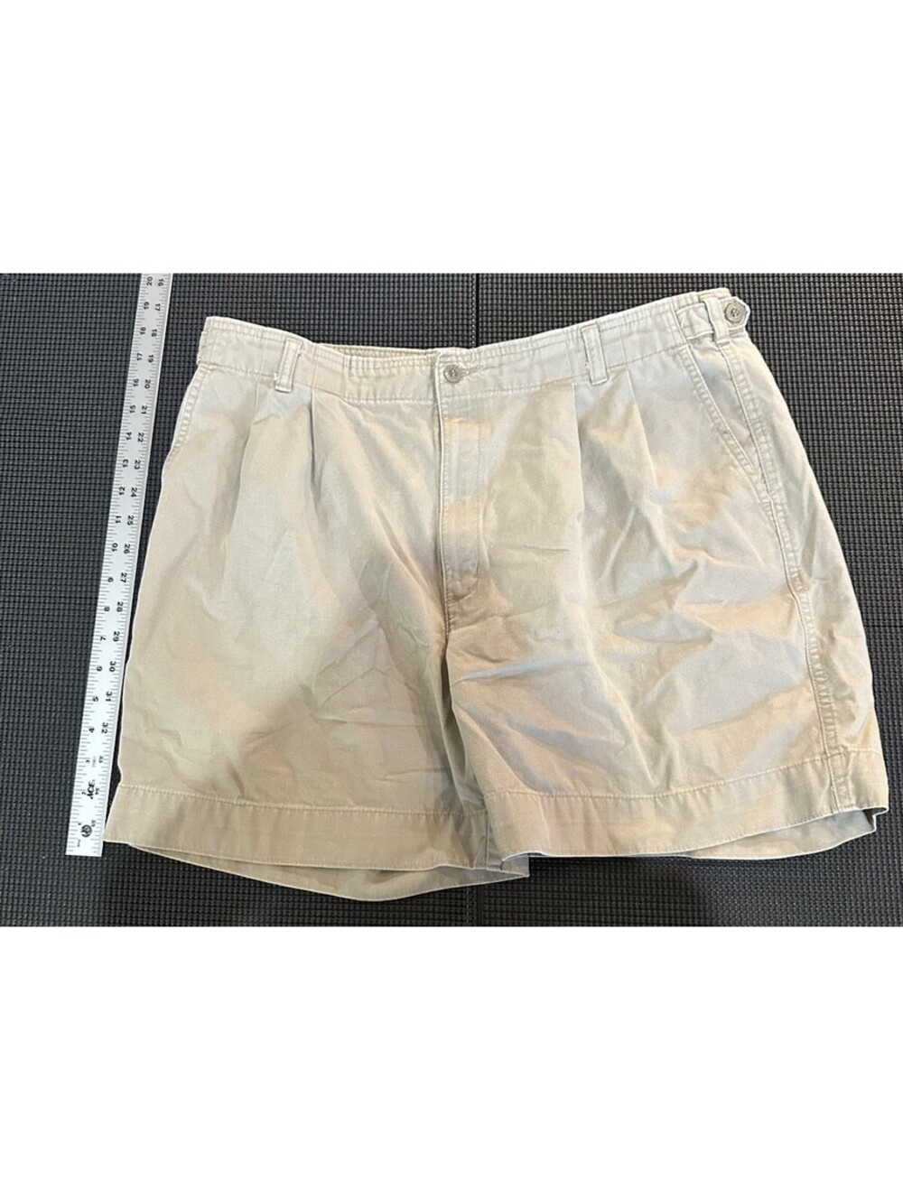 VTG Dockers Mens Pleated Chino Shorts Beige Khaki W38 Classic Dad
